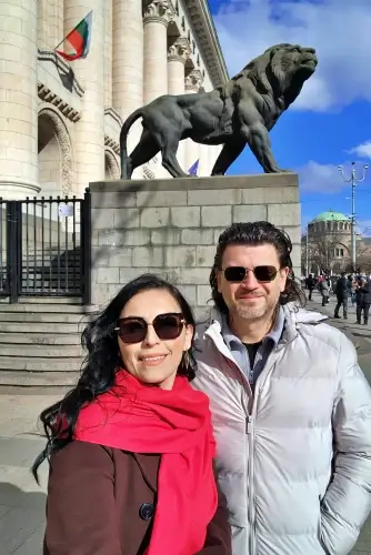 Sofya Adalet Sarayı önündeki aslan heykeli Bulgaristan